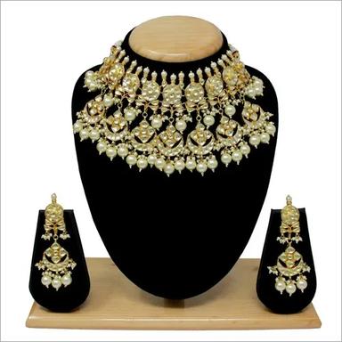 Gold Plated Kundan Necklace Set Gender: Women