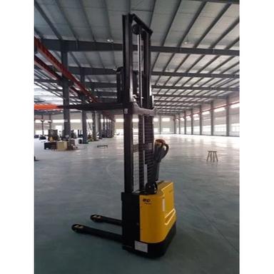 Strong Battery Operated Warehouse Stacker