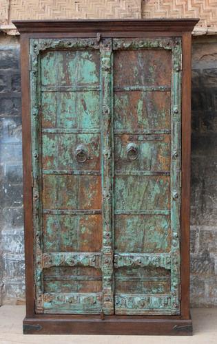 Old Door Antique Almirah Size: 44X18X78