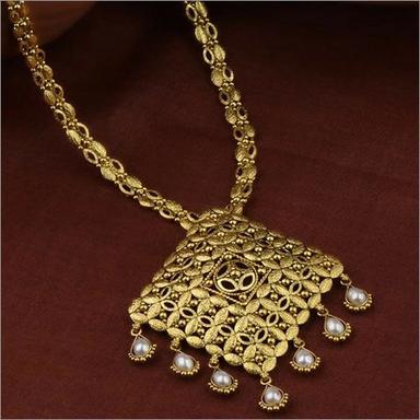 Ladies Artificial Necklace Size: Customized