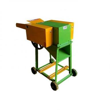Green & Yellow Heavy Duty Horizontal Chaff Cutter 500-600 Kghr Without Motor