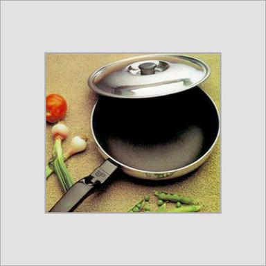 Various Colors Are Available Non Stick Cooking Pan