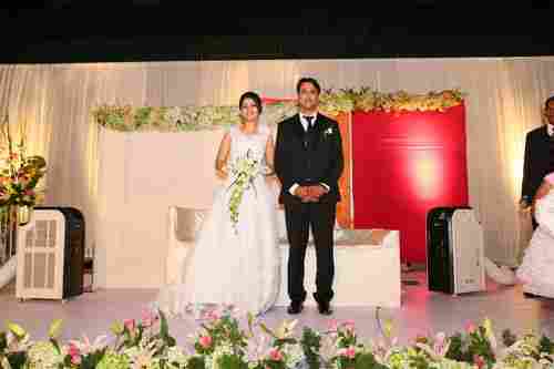 Bridal And Groom Stage Flower Decoration Service