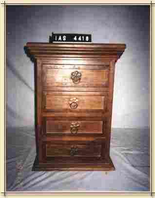 Four Drawers chest