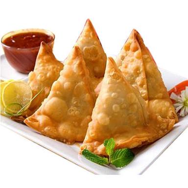 Potato Deep Fried Rich In Taste And Spicy Vegetable Samosa With High Nutritious Values