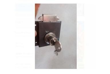 Smooth Durable And Strong Rust-Proof Stainless Steel Furniture Slide Cb Lock With Keys
