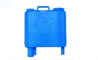 Blue Agricultural Sprayer Tank Body, Thickness 2 Mm For Agriculture Use Capacity: 14 Liter/Day