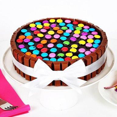 Delicious Round Kit Kat Chocolate Cake