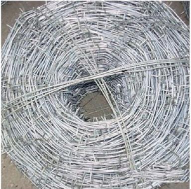 Silver Galvanized Iron Barbed Wire Fence