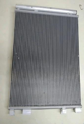 Aluminum Car Radiator Used For Transfer Heat From The Hot Oil / Coolant