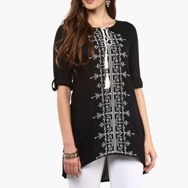 Casual Wear Regular Fit Short Sleeve Round Neck Embroidered Cotton Short Kurti For Ladies Bust Size: 38 Inch (In)