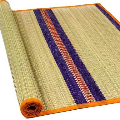 Anit Slip 5.5 X 3.5 Feet Natural Korai Grass Floor Mat For Sleeping