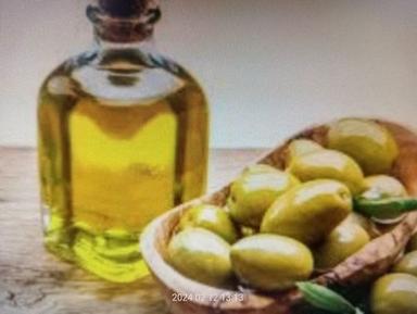 100% Pure And Organic A Grade Light Yellow Olive Oil
