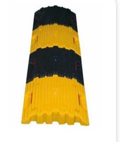 Highly Durable Plastic Speed Breaker For Roadway Safety 