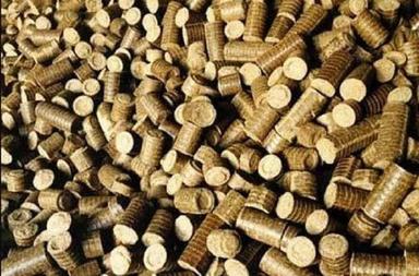 99% Pure Natural Cylindrical Dried Groundnut Shell Briquette Application: Industrial