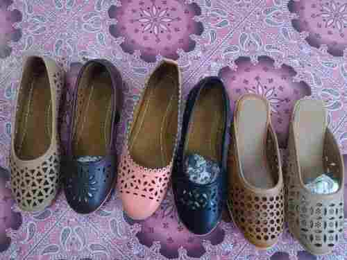 महिलाओं के जूते और सैंडल