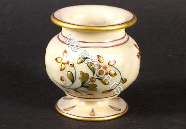 Easy To Clean Floral Vase In Marble