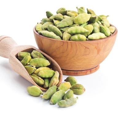 100% natural dried green cardamom seeds