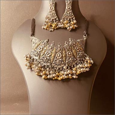 Silver Polished Ethnic Designed Choker Necklace Gender: Women