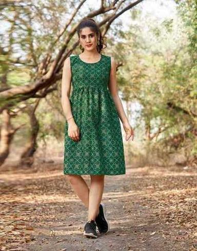 Crepe 3/4th Sleeves Designer Women Round Neck Western Dress, Size: M-XXL at  Rs 379 in Surat