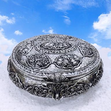 Metal Handcrafted Silver Gifting Box