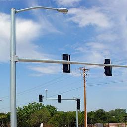 Traffic Lighting Pole - Color: Silver