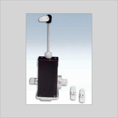 Applanation Tonometer