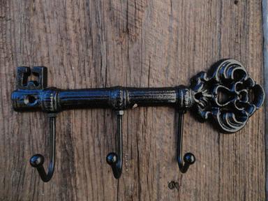SHABBY CHIC WALL DECOR KEY HANGER