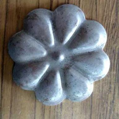 Iron Sheet Cutting Flowers Size: 1.5