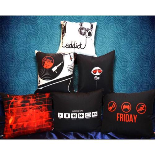 White Concealed Zip Closer Cushion Covers at Best Price in Delhi Mnd