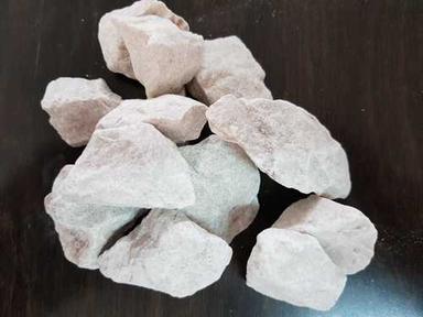 White Lime Stones Lumps Size: 0 Mm To 80 Mm