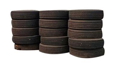 Black Rubber Tyre Scraps