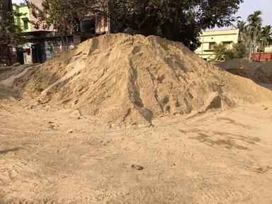 Banda Sand For Construction Usage Capacity: 10 Liter/Day