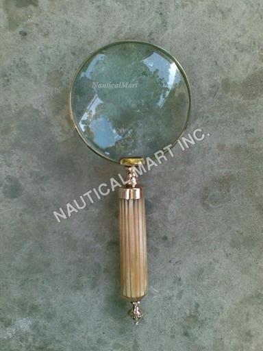 WOOD AND BRASS MAGNIFYING GLASS