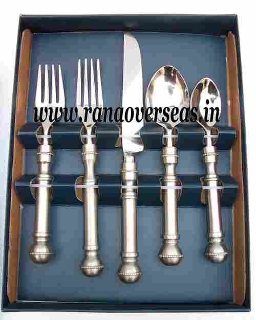 Cutlery Set.