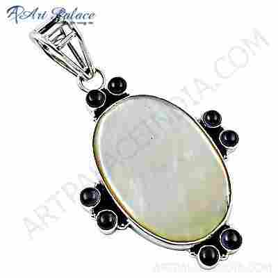 Excellent New Fashionable Amethyst & Shell Gemstone Silver Pendant