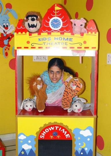 Puppet Theater Age Group: 5-10