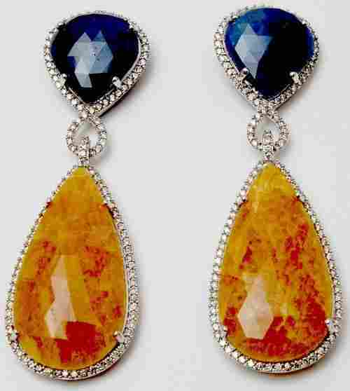 Pretty pear shape blue sapphire gemstone earring