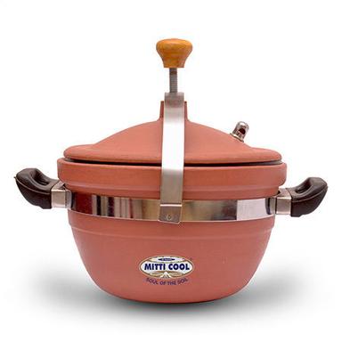 Clay Cooker Weight: 2  Kilograms (Kg)
