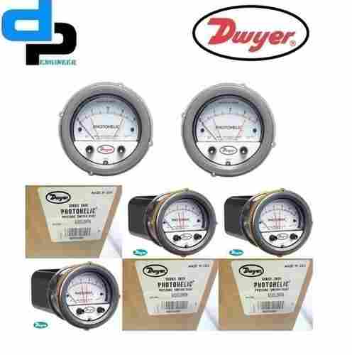Dwyer A3015 Photohelic Pressure Switch Gauge