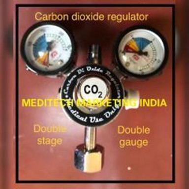 Carbon Dioxide Regulator Double Stage Double Gauge Application: Hospital