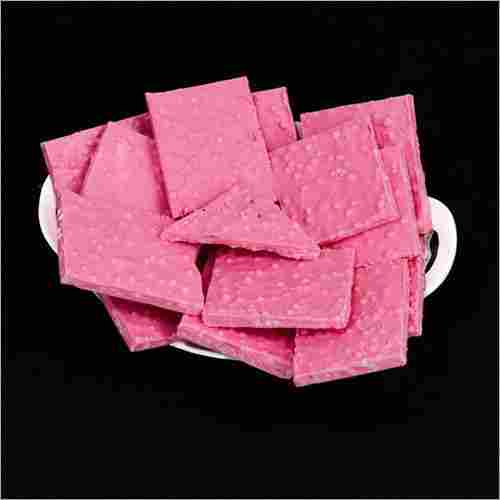 Ooty Strawberry Crackle White Chocolate