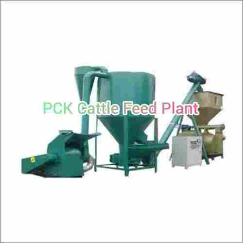 300 Kg-hr Semi Automatic Poultry Feed Machine