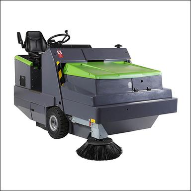 195 D Diesel Engine Operated  Sweeping Machine Solvent Cleaning