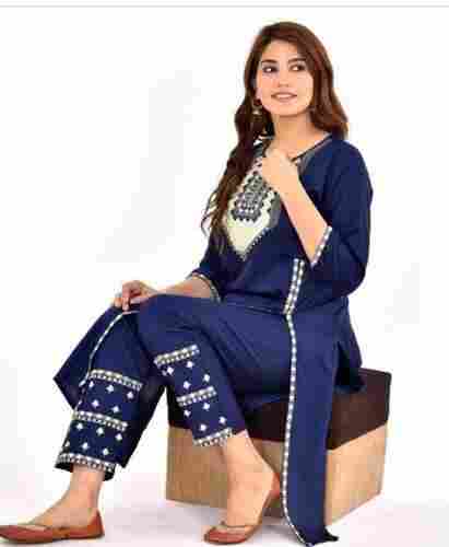 DIYA FASHIONABLE KURTI