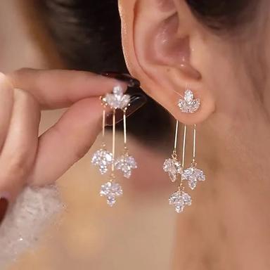 Korean Diamond Leaf Design Stud Earrings 2 Pcs/Set Size: Onesize
