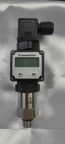 Pressure Transmitter With Display Accuracy: 0.5%  %