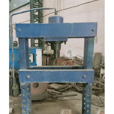 Hand Operated Hydraulic Press Machine Size: Different Sizes Available