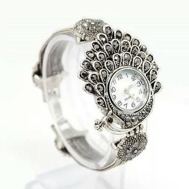 Girls Stylish Watch Gender: Women