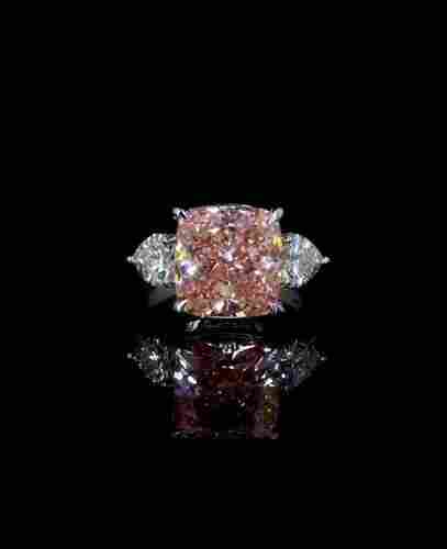 Cushion Fancy Vivid Pink diamond ring